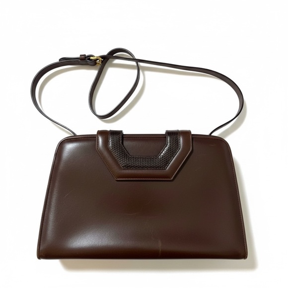 Salvatore Ferragamo Handbags - SALVATORE FERRAGAMO Vintage Brown Leather Shoulder Bag